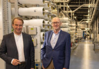 Links de nieuwe directeur NieuWater B.V. Richard van Delden, rechts de directeur NieuWater Innovatie Gerrit Veenendaal